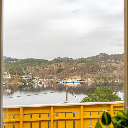 Small House Close To Nature And 卑爾根