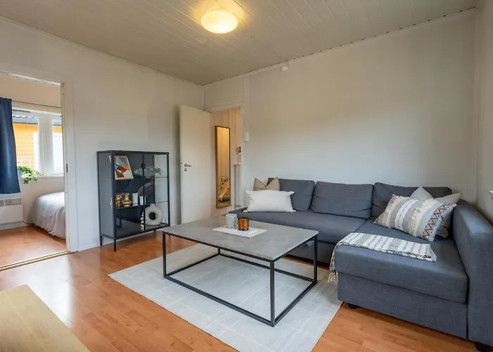 Small House Close To Nature And דירה